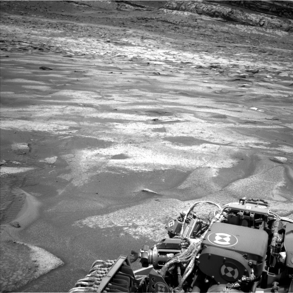 Mars image captured by NAV_LEFT_B on Curiosity