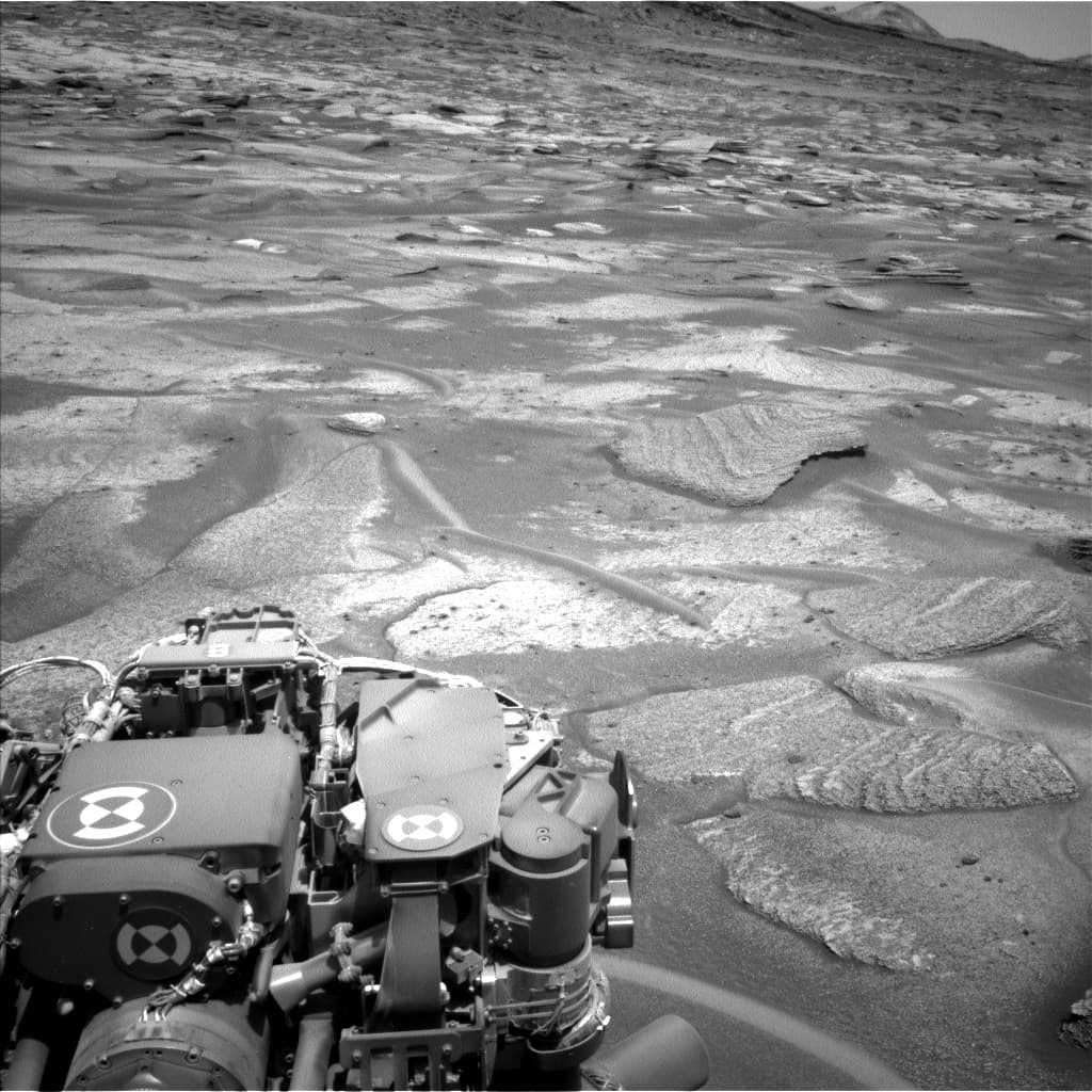 Mars image captured by NAV_LEFT_B on Curiosity