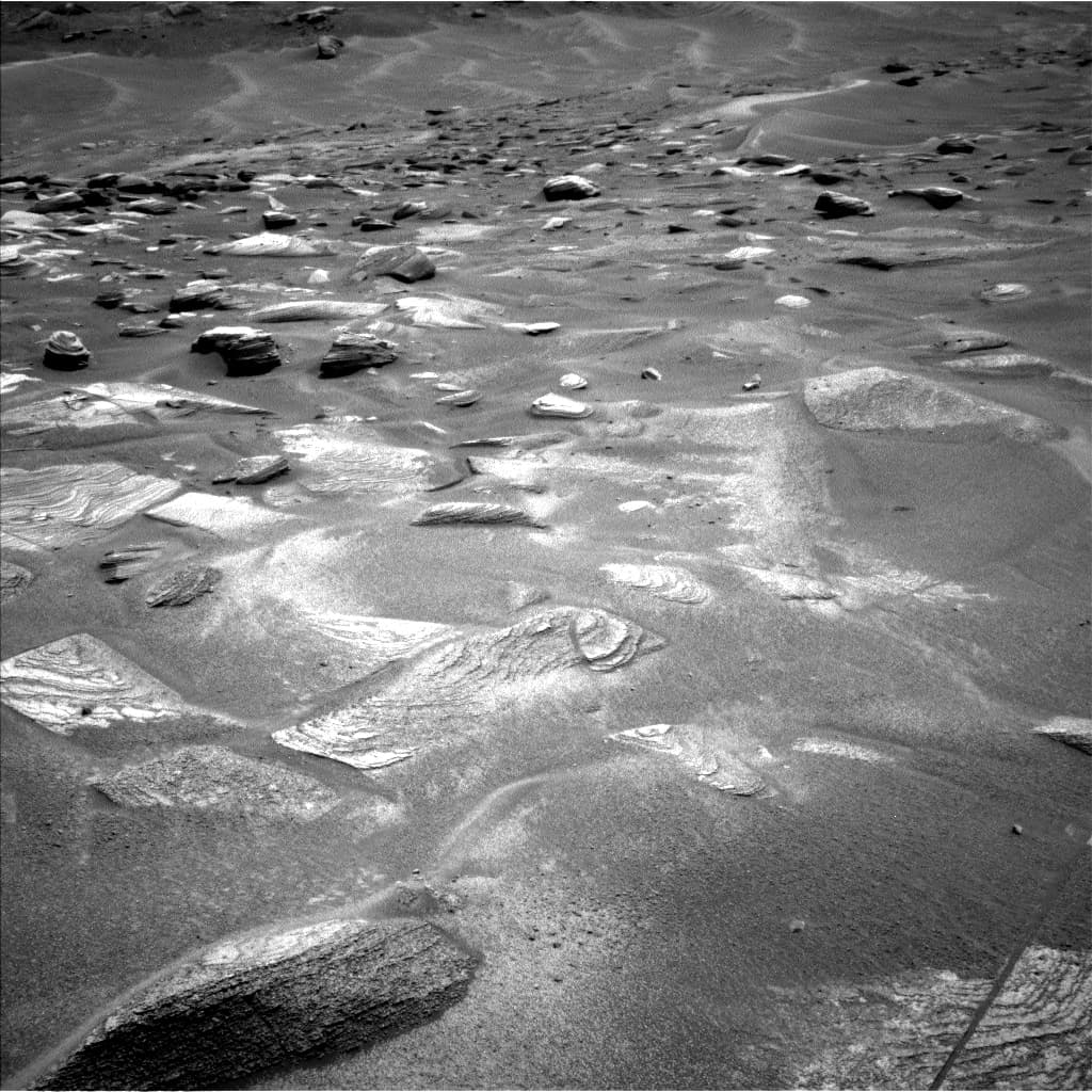 Mars image captured by NAV_LEFT_B on Curiosity