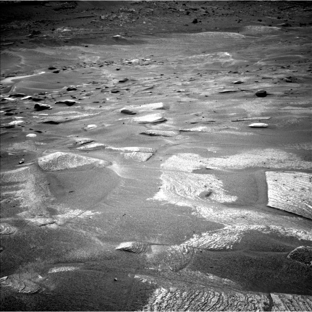Mars image captured by NAV_LEFT_B on Curiosity