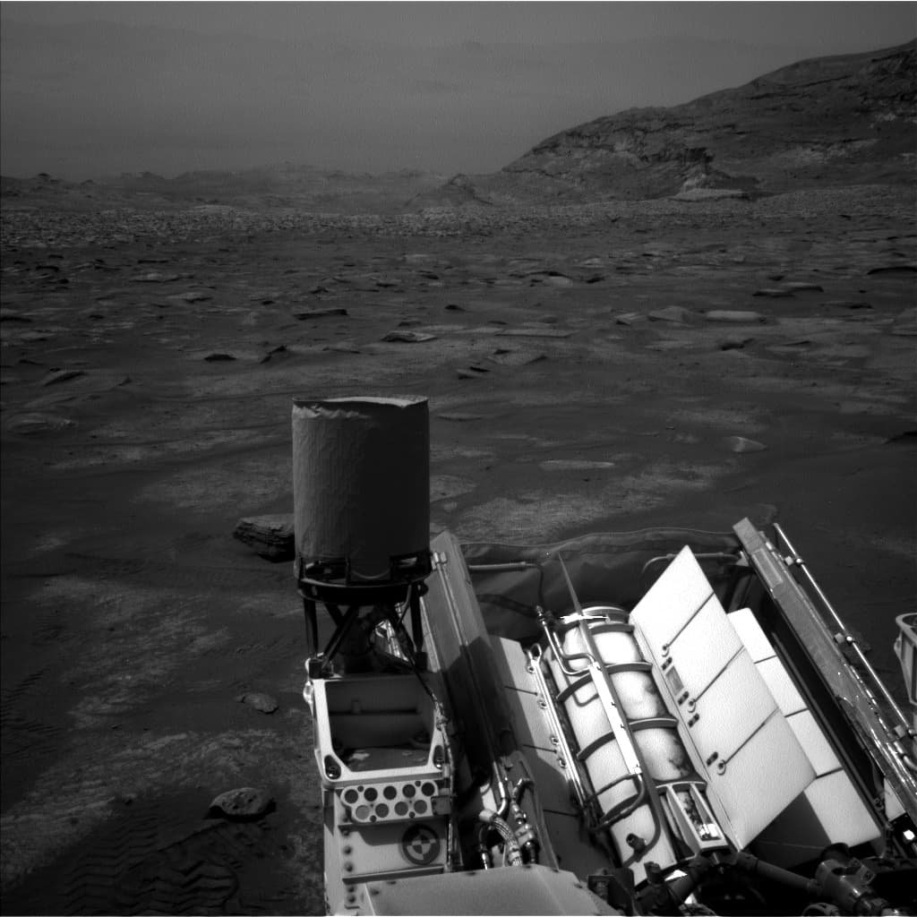 Mars image captured by NAV_LEFT_B on Curiosity