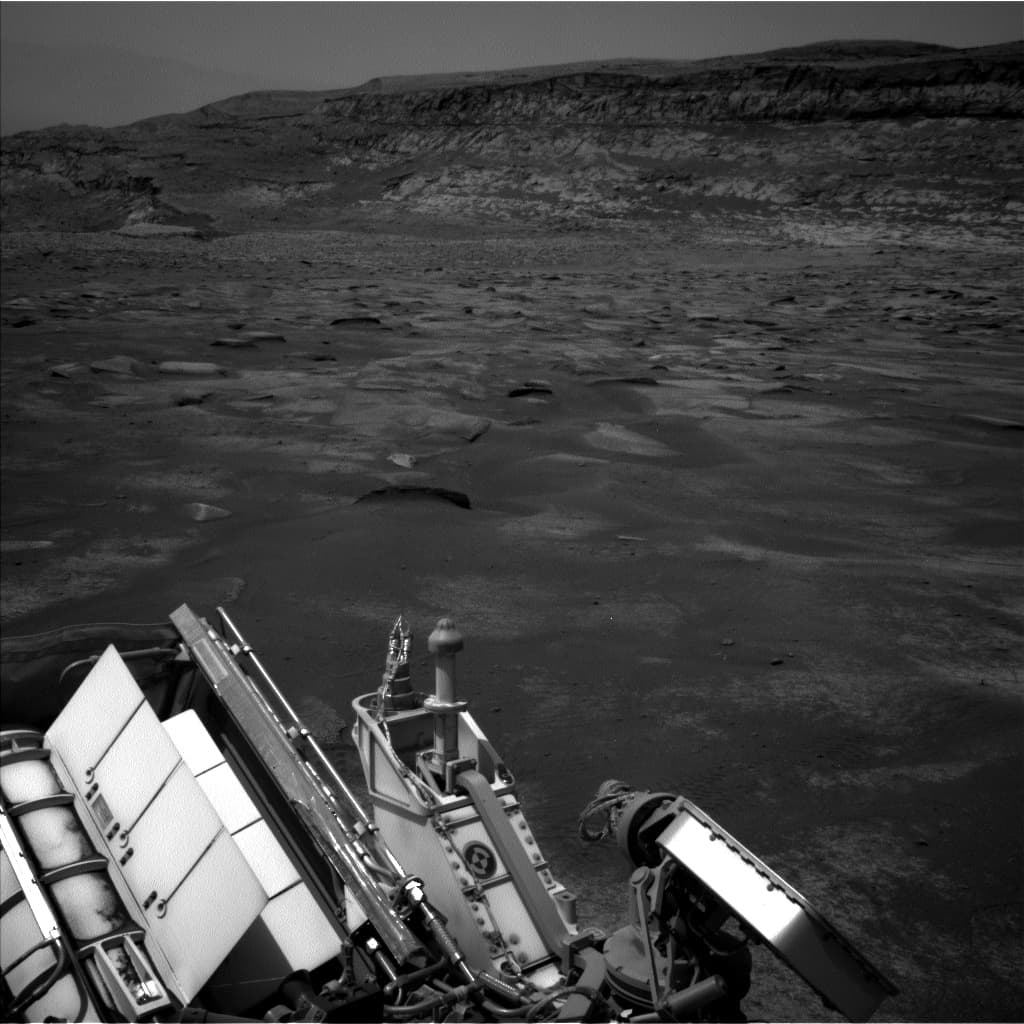 Mars image captured by NAV_LEFT_B on Curiosity