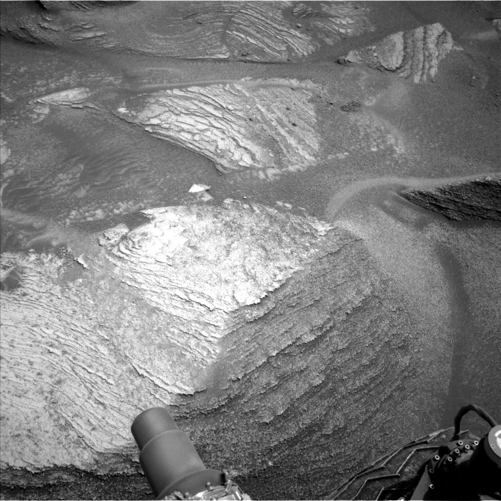 Mars image captured by NAV_LEFT_B on Curiosity
