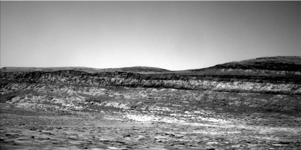 Mars image captured by NAV_LEFT_B on Curiosity
