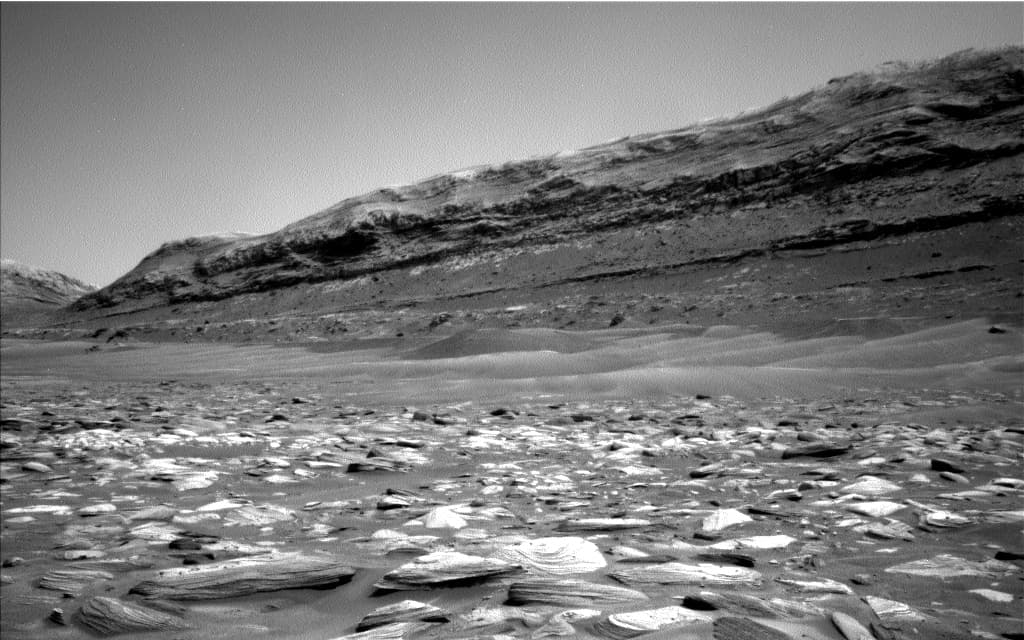 Mars image captured by NAV_LEFT_B on Curiosity