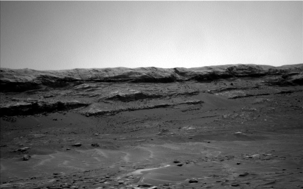 Mars image captured by NAV_LEFT_B on Curiosity