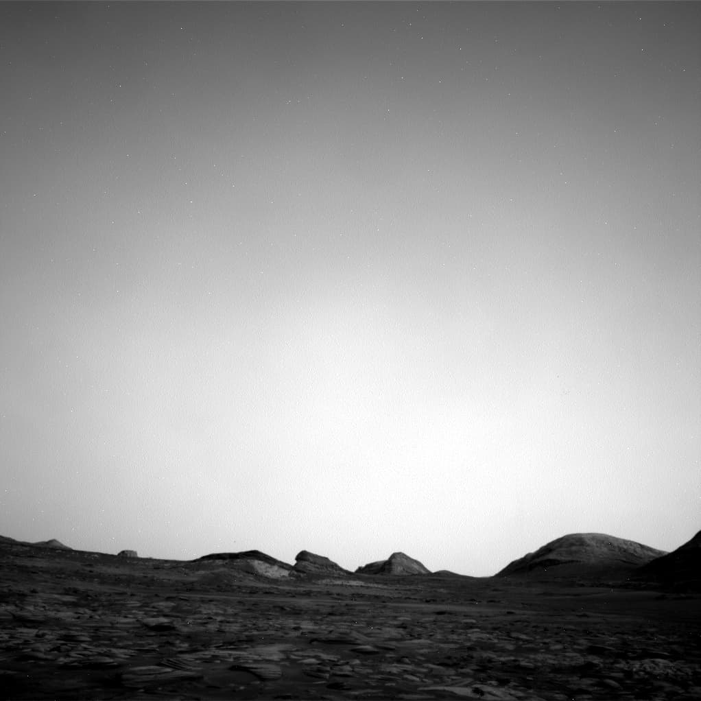 Mars image captured by NAV_RIGHT_B on Curiosity