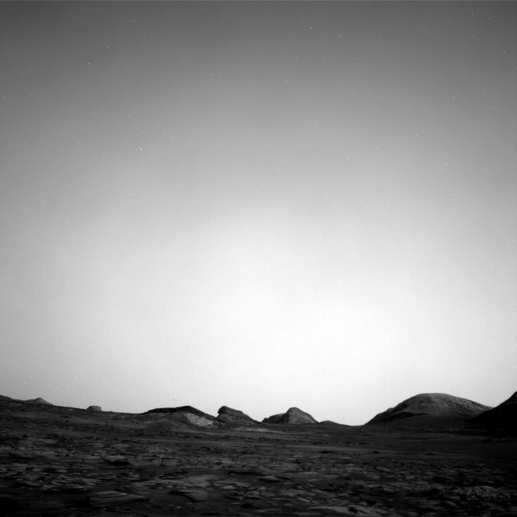 Mars image captured by NAV_RIGHT_B on Curiosity