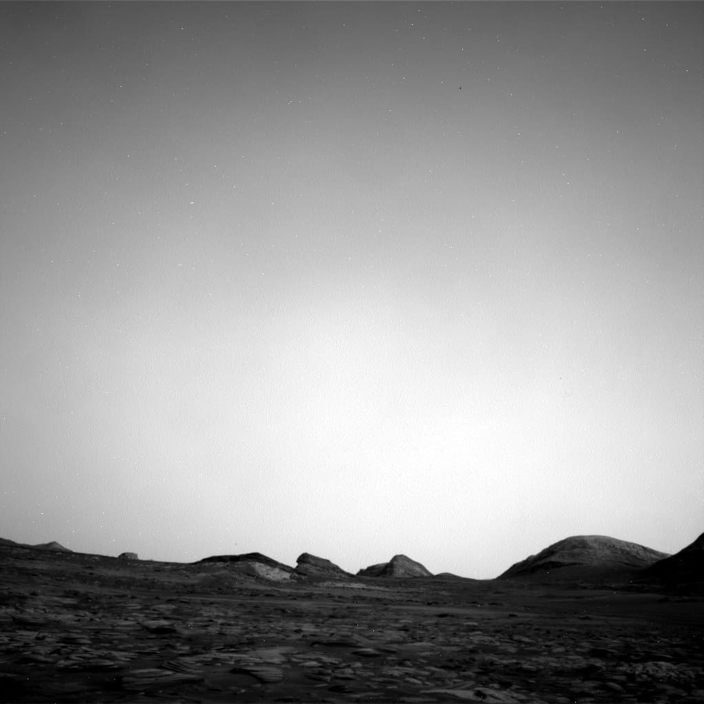 Mars image captured by NAV_RIGHT_B on Curiosity