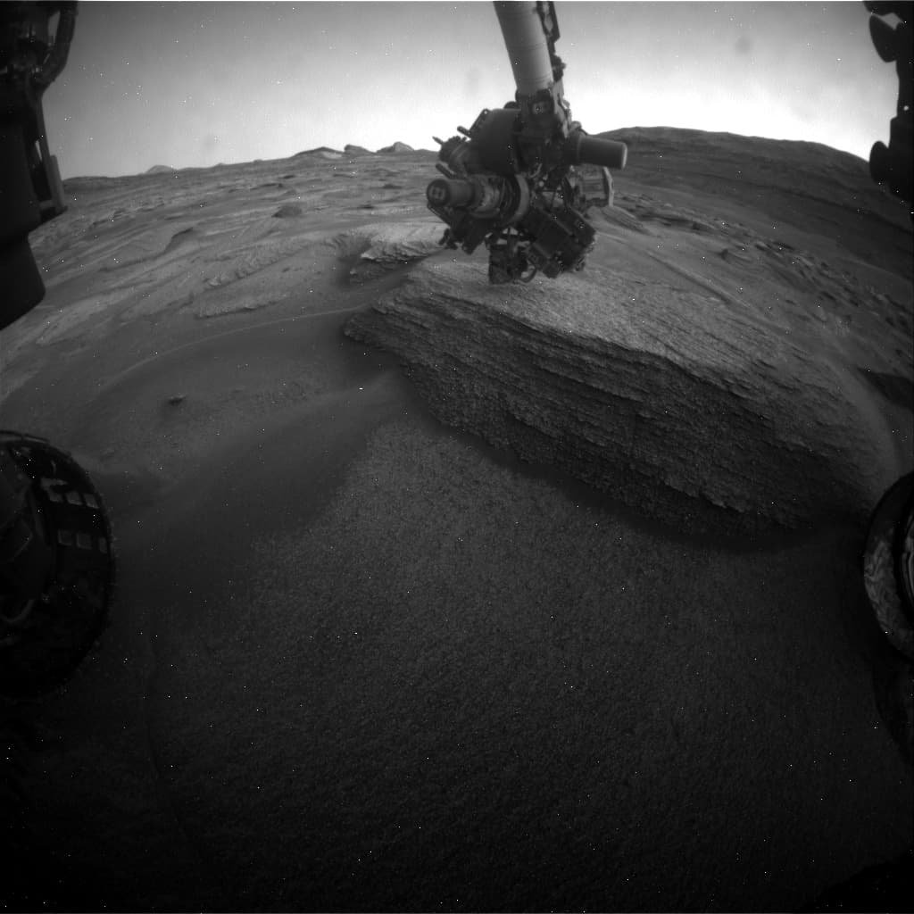 Mars image captured by FHAZ_LEFT_B on Curiosity
