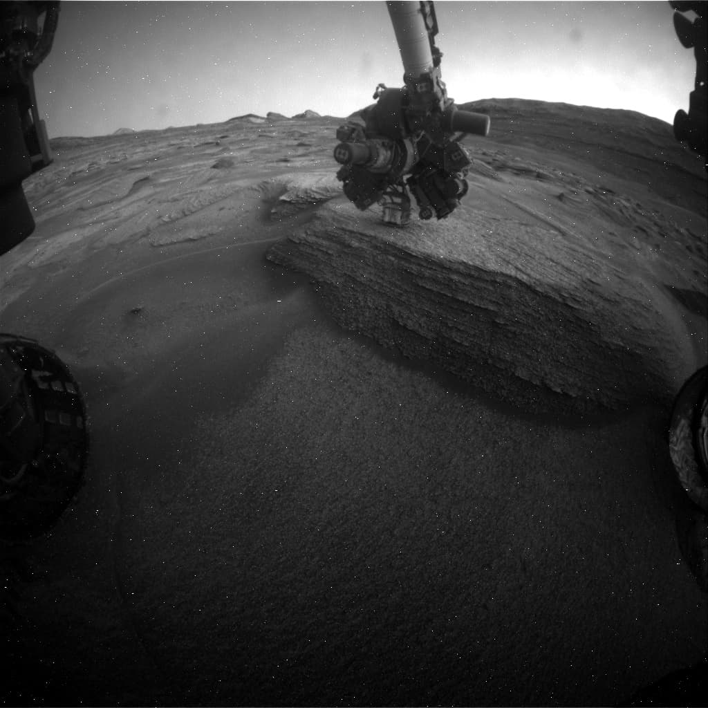 Mars image captured by FHAZ_LEFT_B on Curiosity