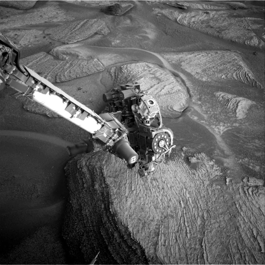 Mars image captured by NAV_RIGHT_B on Curiosity