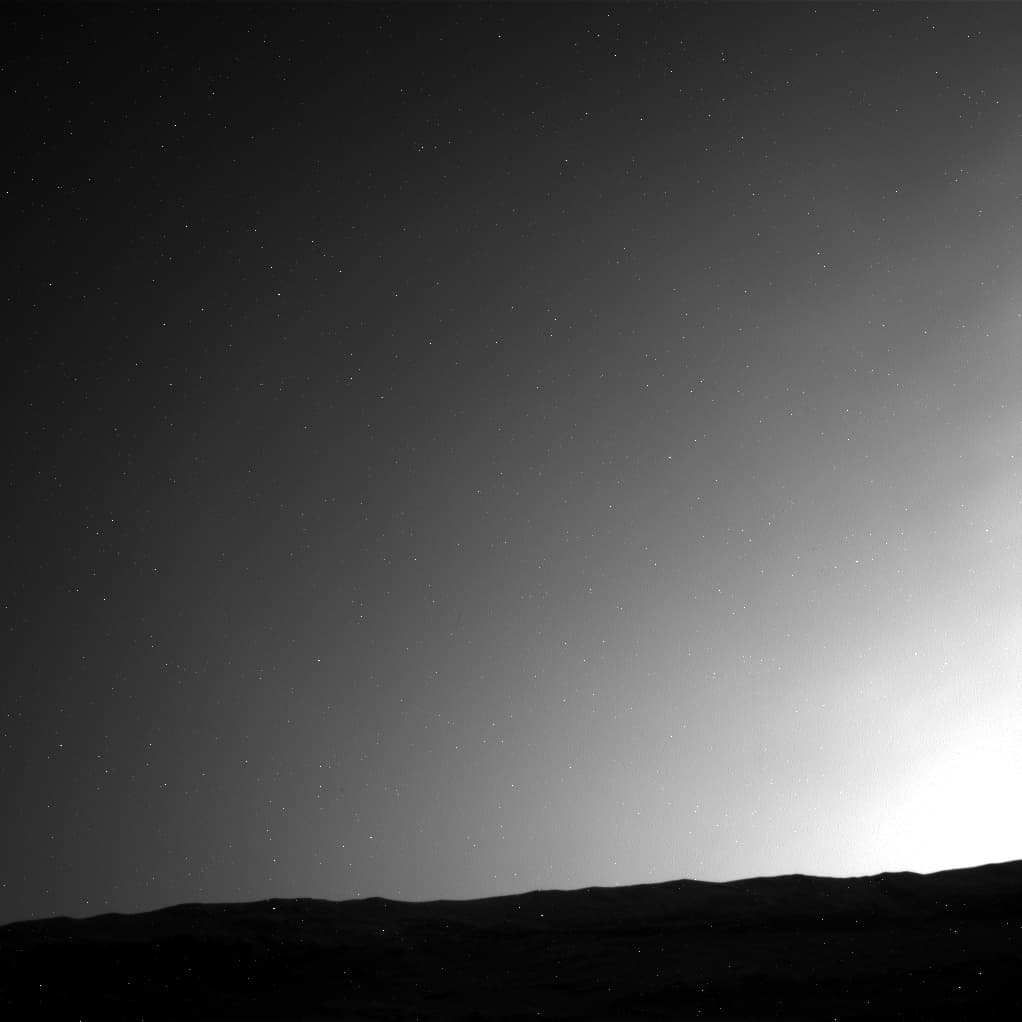 Mars image captured by NAV_RIGHT_B on Curiosity