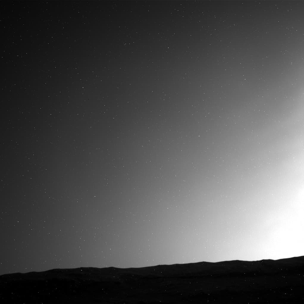 Mars image captured by NAV_RIGHT_B on Curiosity