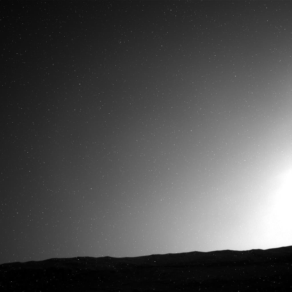 Mars image captured by NAV_RIGHT_B on Curiosity