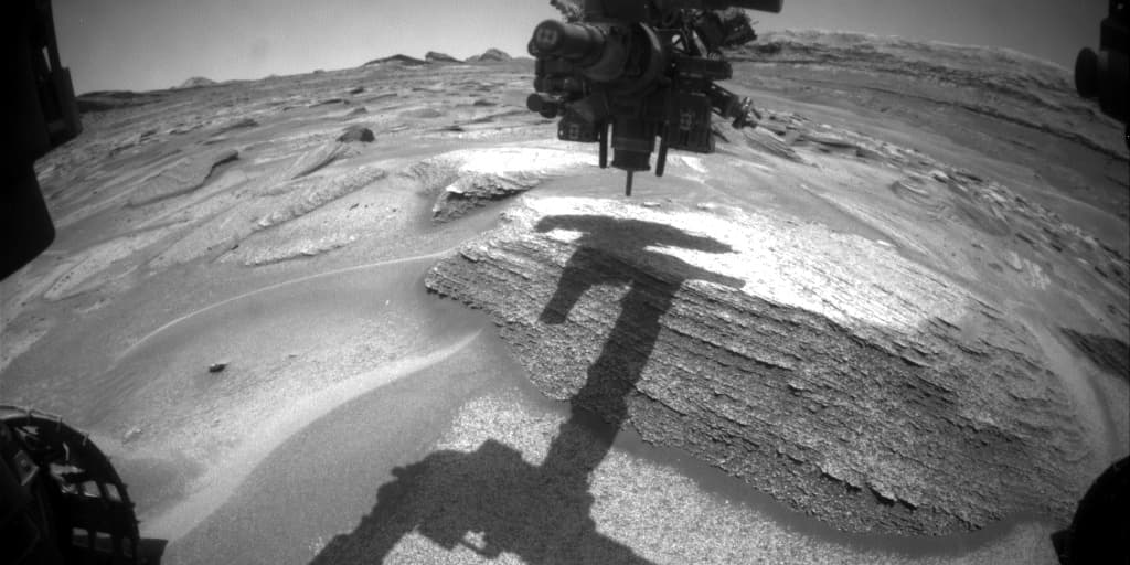 Mars image captured by FHAZ_LEFT_B on Curiosity