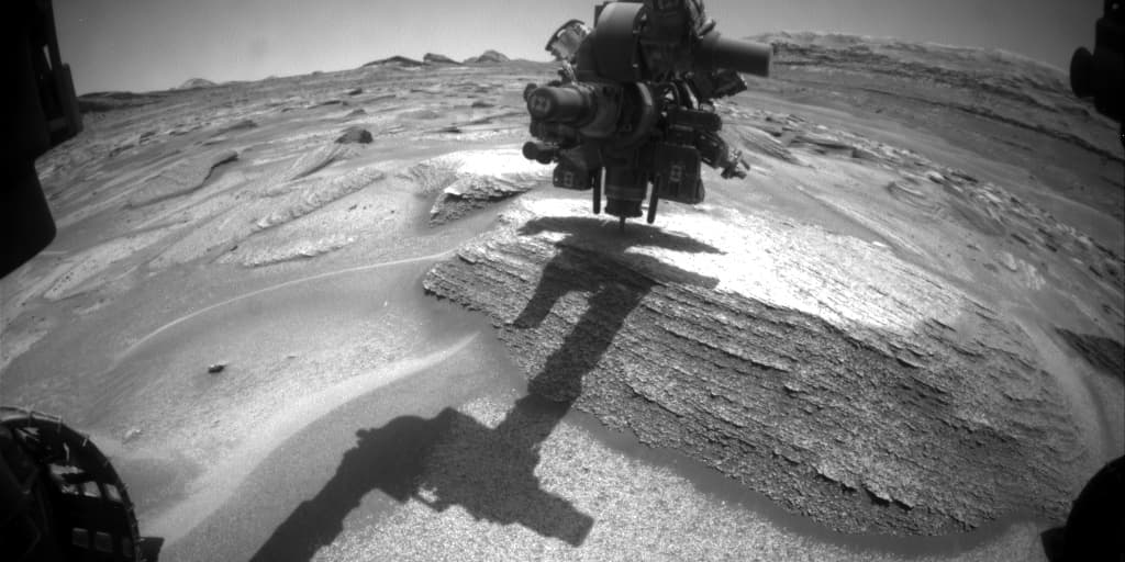 Mars image captured by FHAZ_LEFT_B on Curiosity
