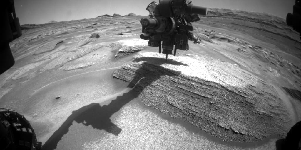 Mars image captured by FHAZ_LEFT_B on Curiosity