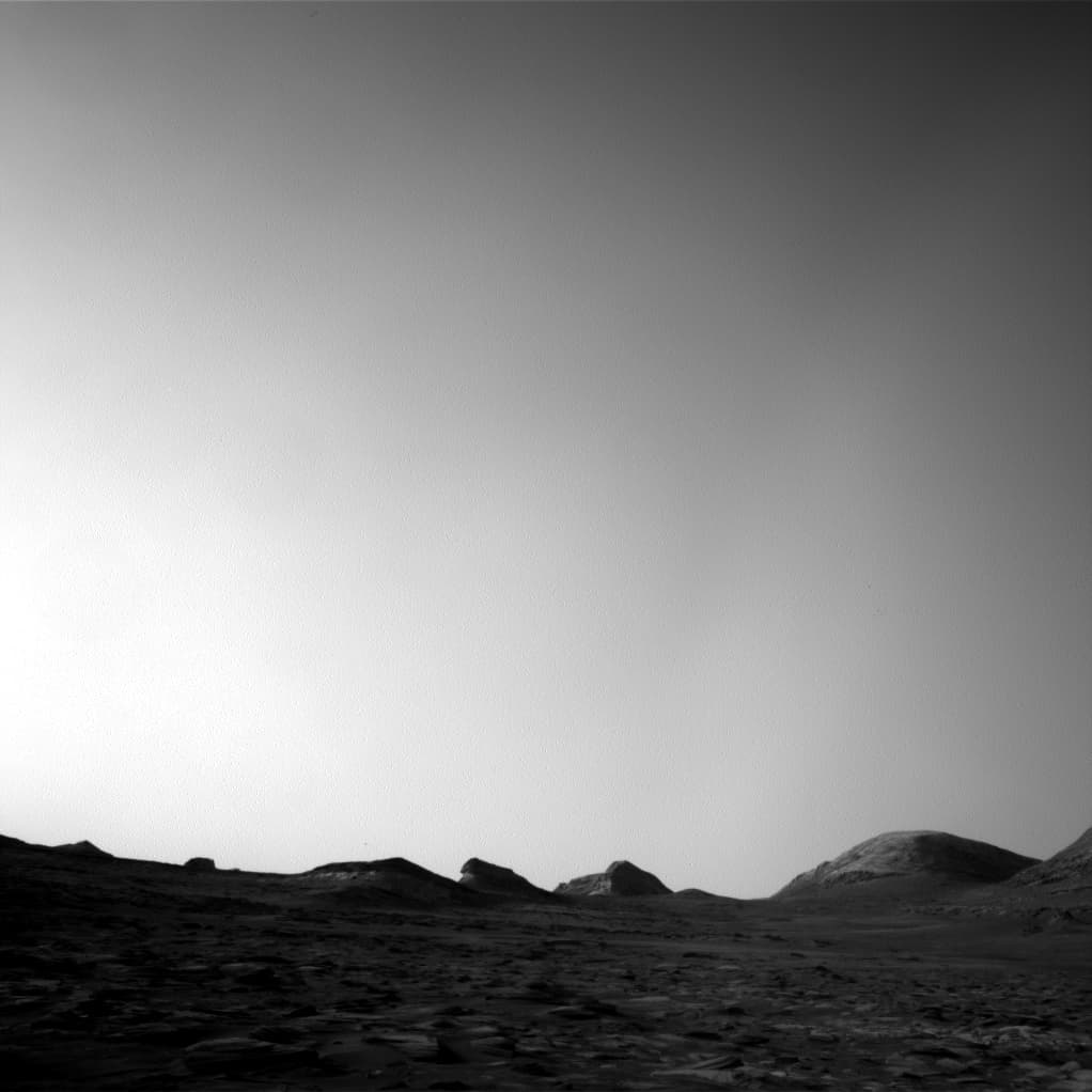 Mars image captured by NAV_RIGHT_B on Curiosity