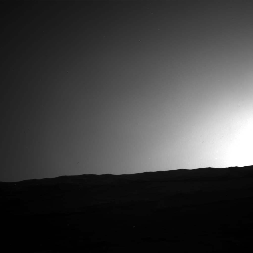 Mars image captured by NAV_RIGHT_B on Curiosity
