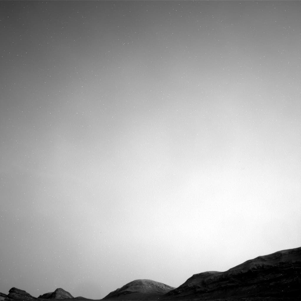 Mars image captured by NAV_RIGHT_B on Curiosity