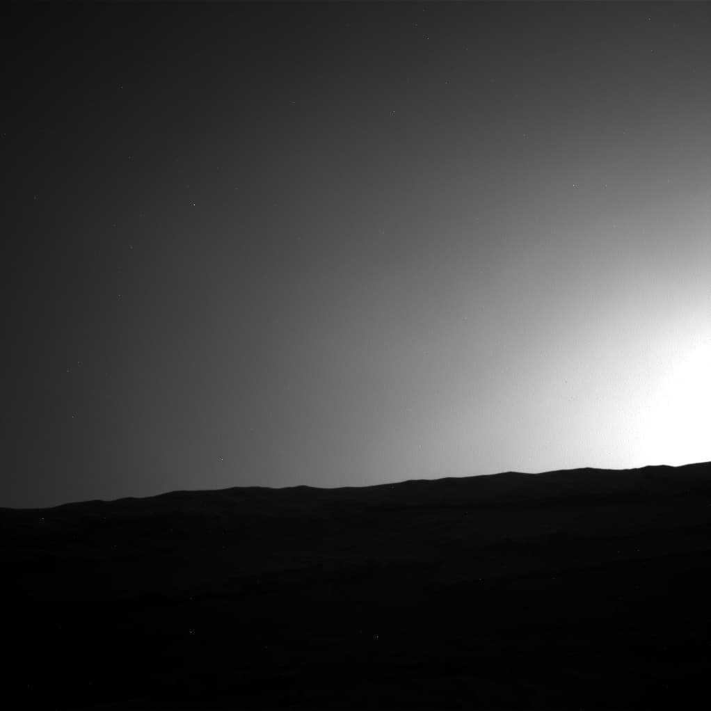 Mars image captured by NAV_RIGHT_B on Curiosity