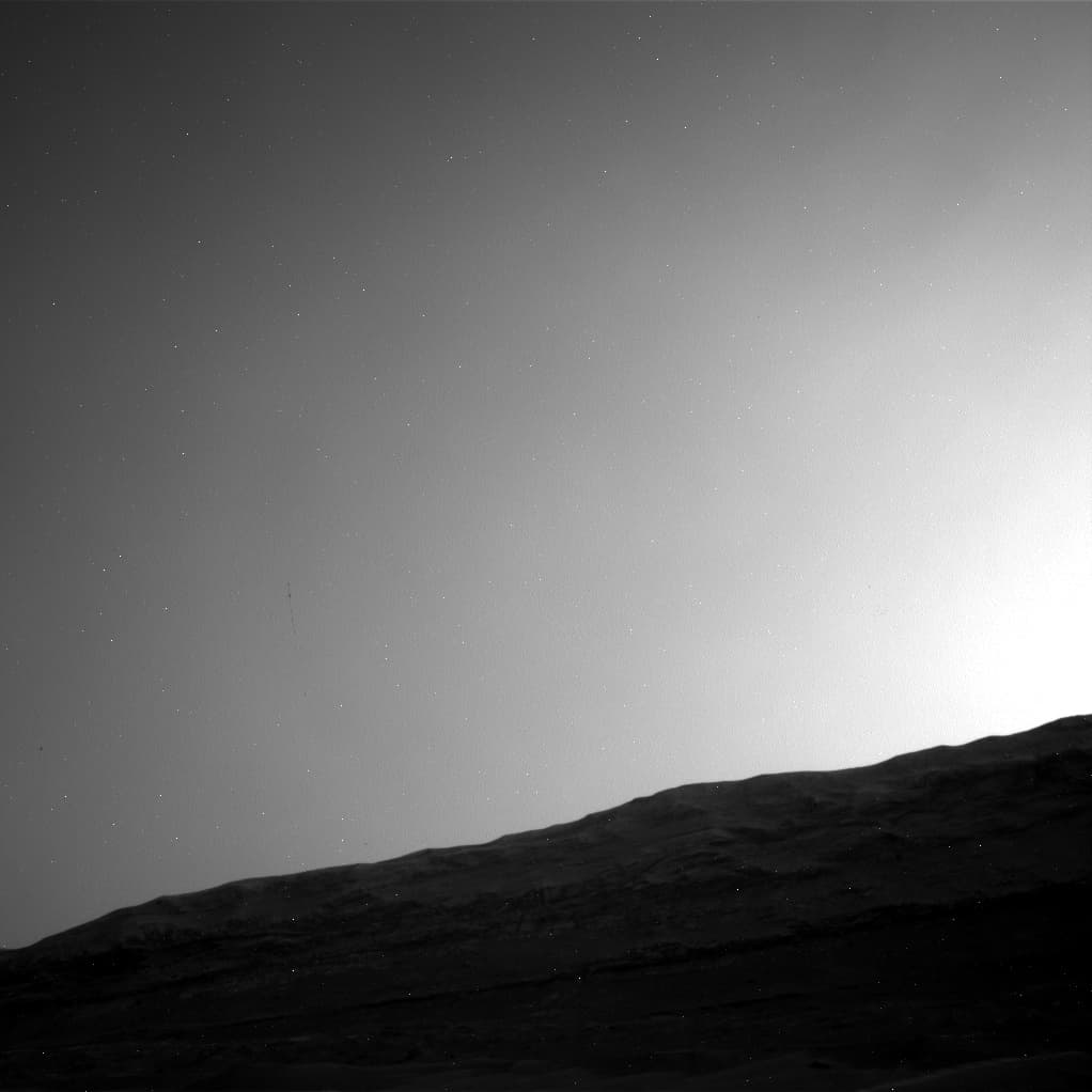 Mars image captured by NAV_RIGHT_B on Curiosity