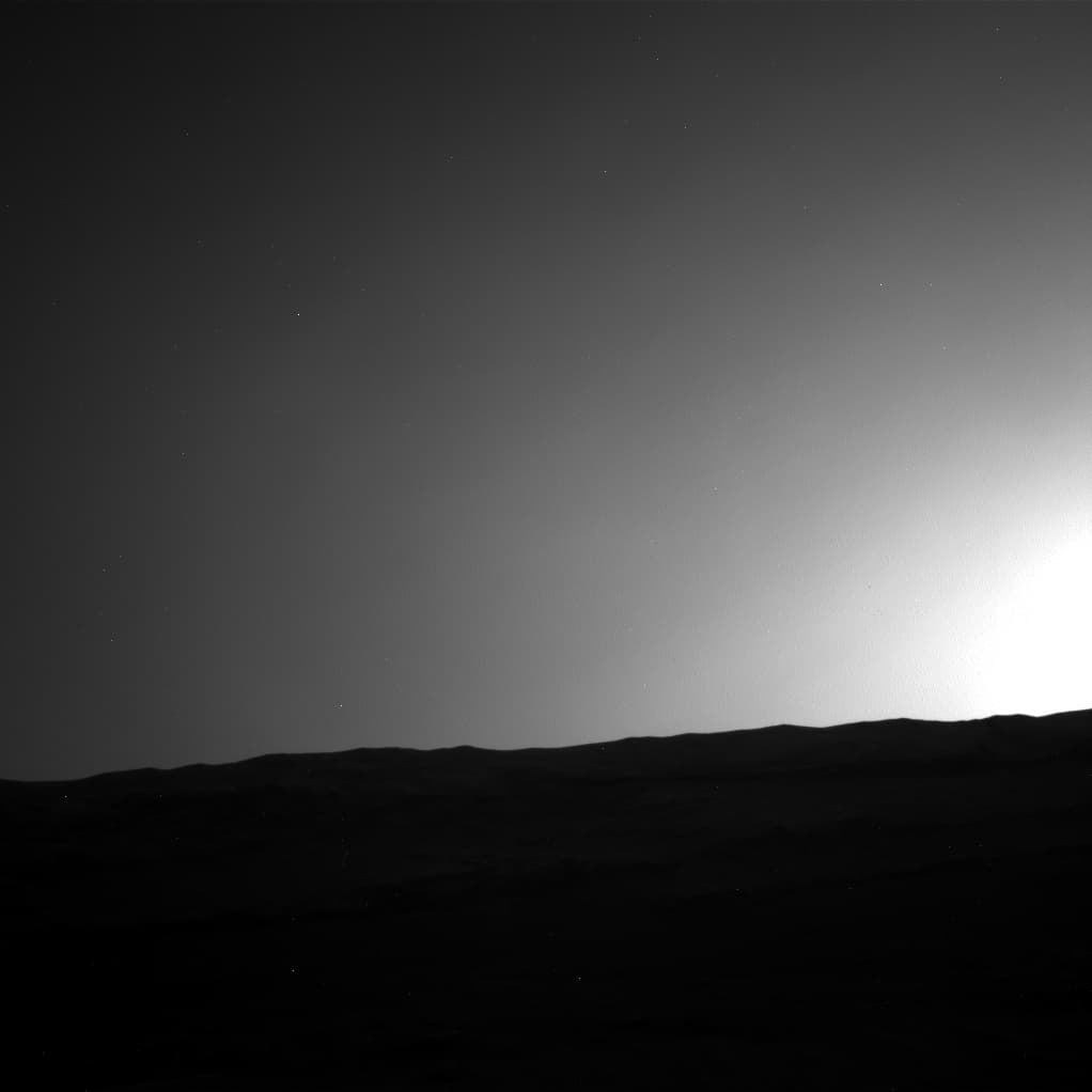 Mars image captured by NAV_RIGHT_B on Curiosity