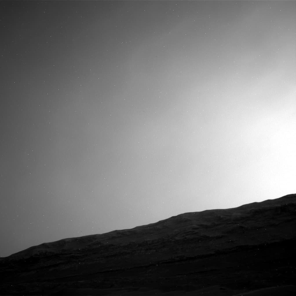 Mars image captured by NAV_RIGHT_B on Curiosity
