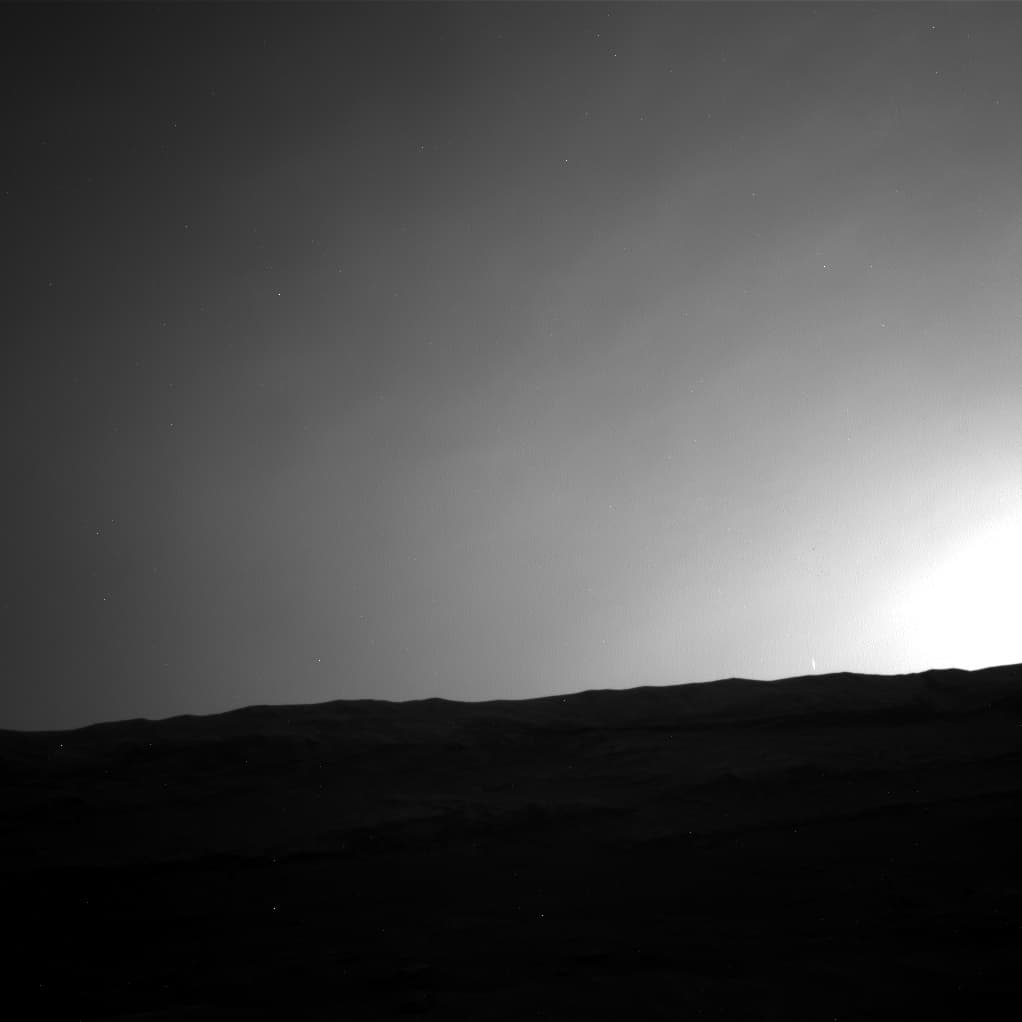 Mars image captured by NAV_RIGHT_B on Curiosity