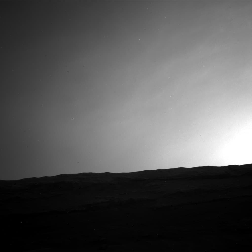 Mars image captured by NAV_RIGHT_B on Curiosity