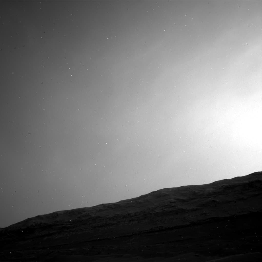 Mars image captured by NAV_RIGHT_B on Curiosity