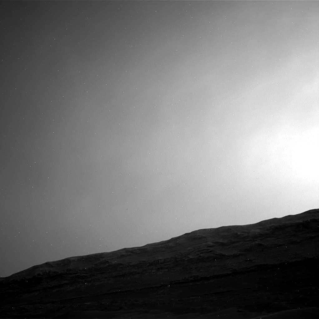 Mars image captured by NAV_RIGHT_B on Curiosity