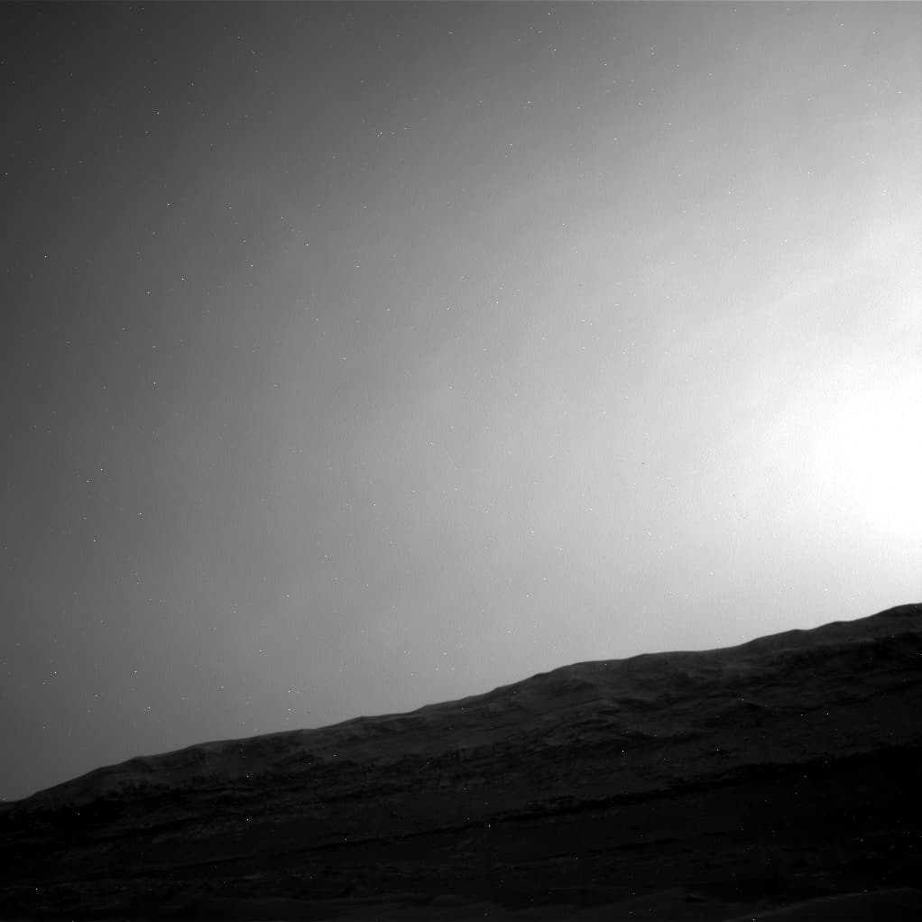 Mars image captured by NAV_RIGHT_B on Curiosity