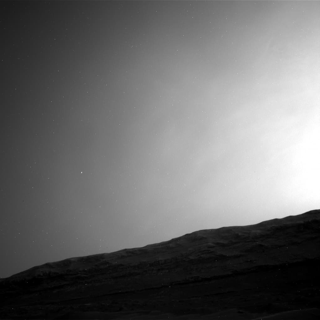 Mars image captured by NAV_RIGHT_B on Curiosity