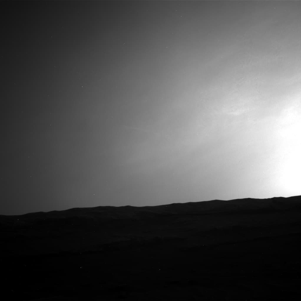 Mars image captured by NAV_RIGHT_B on Curiosity