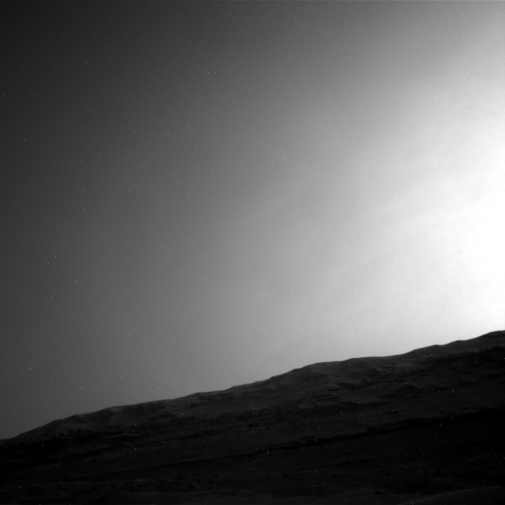 Mars image captured by NAV_RIGHT_B on Curiosity