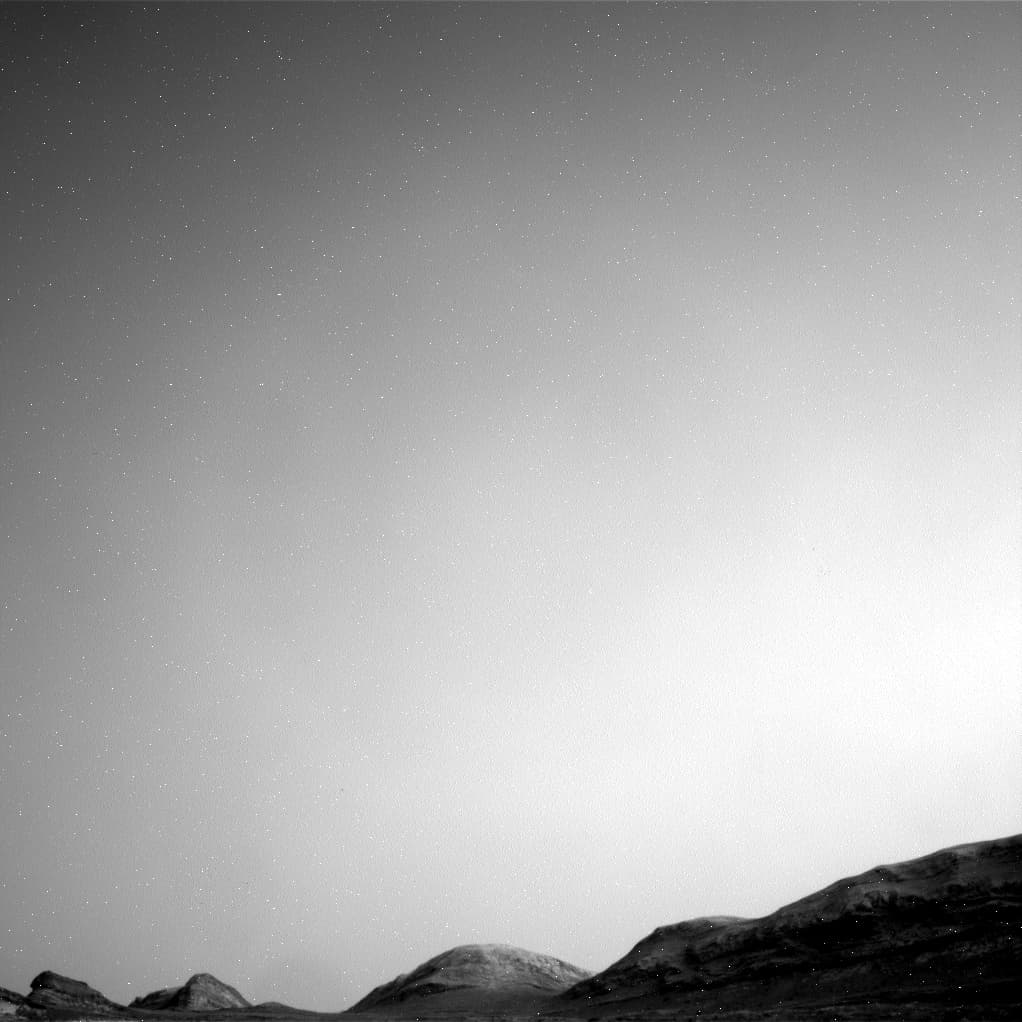 Mars image captured by NAV_RIGHT_B on Curiosity
