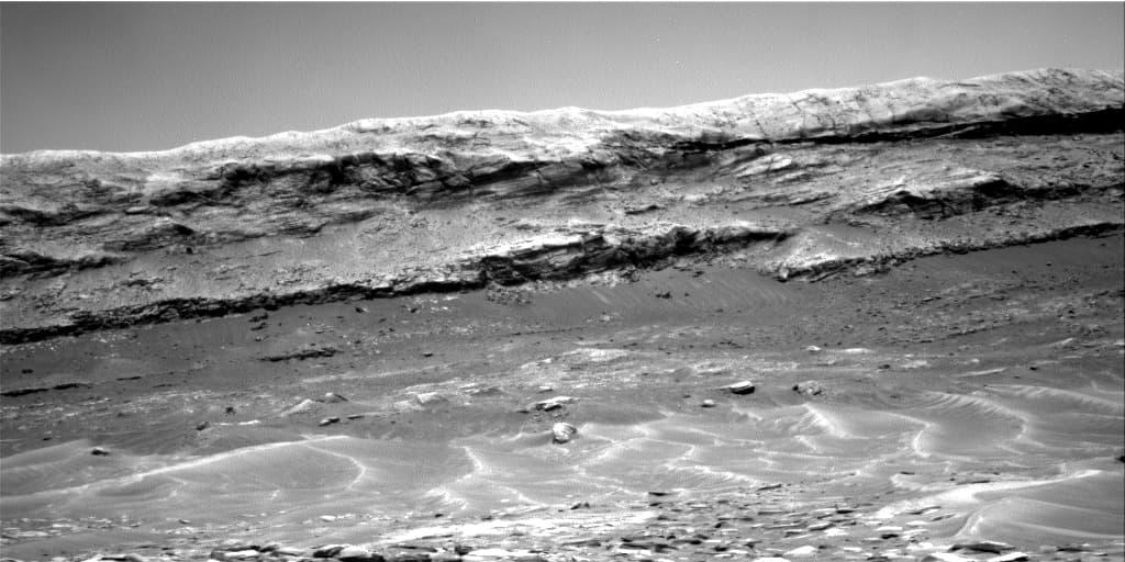 Mars image captured by NAV_RIGHT_B on Curiosity