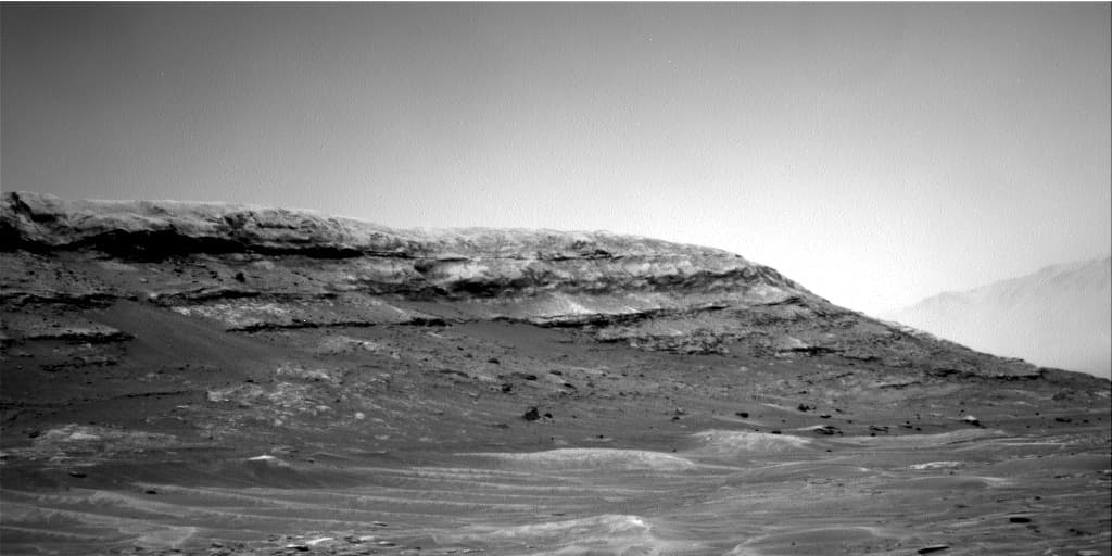 Mars image captured by NAV_RIGHT_B on Curiosity