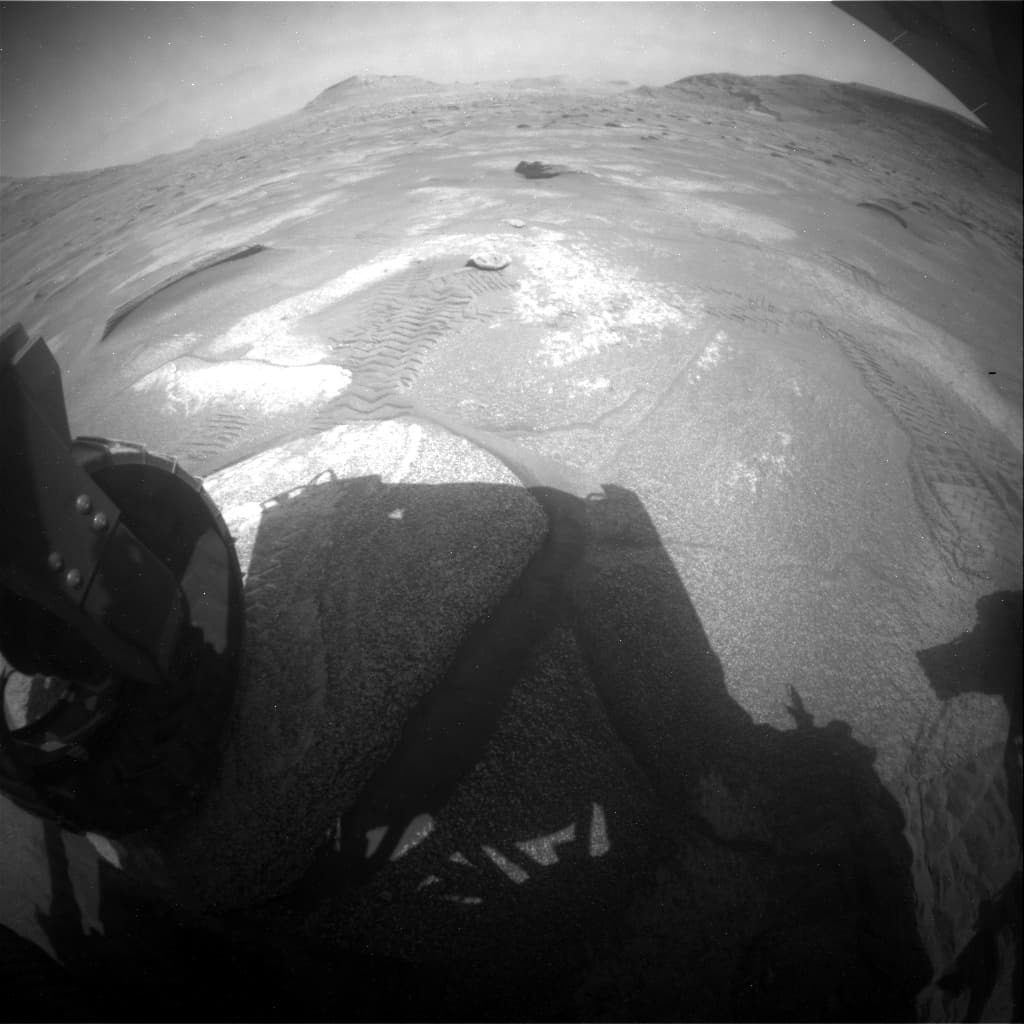 Mars image captured by RHAZ_RIGHT_B on Curiosity
