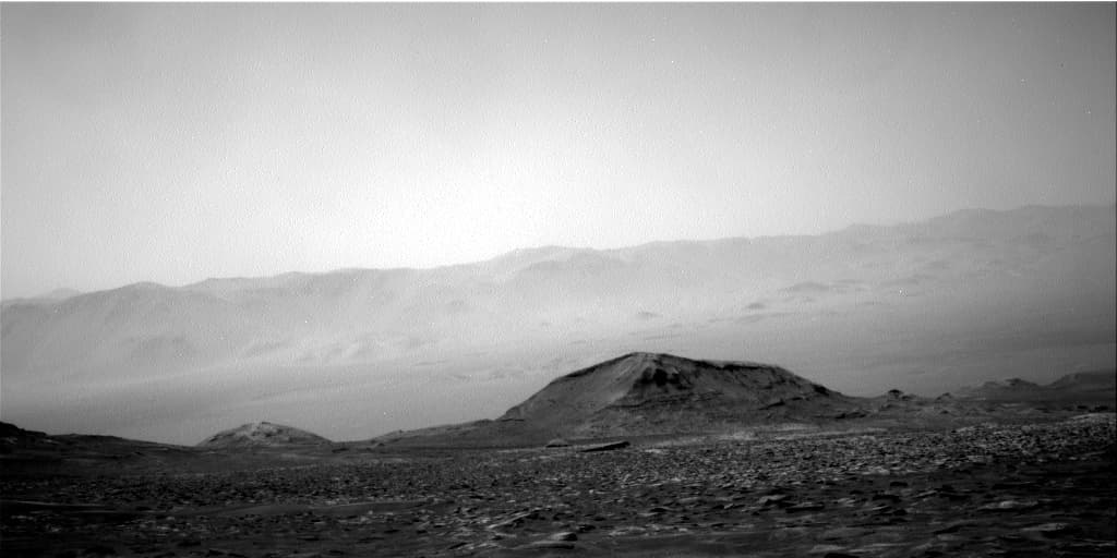 Mars image captured by NAV_RIGHT_B on Curiosity