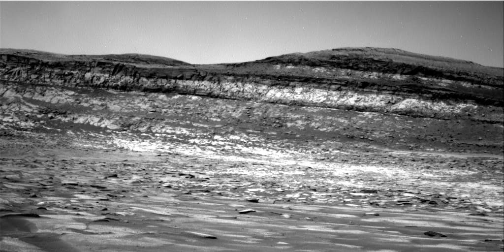 Mars image captured by NAV_RIGHT_B on Curiosity