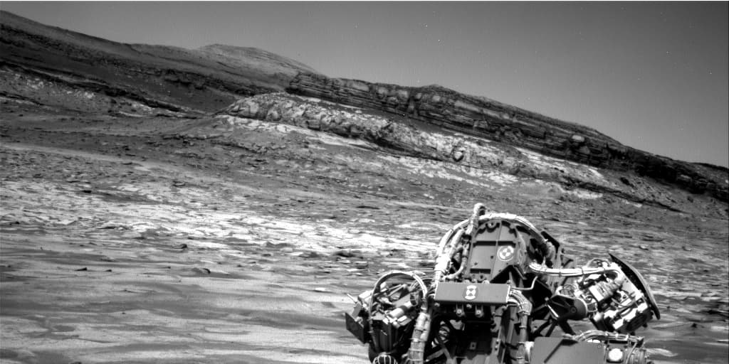 Mars image captured by NAV_RIGHT_B on Curiosity
