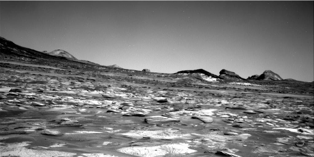 Mars image captured by NAV_RIGHT_B on Curiosity