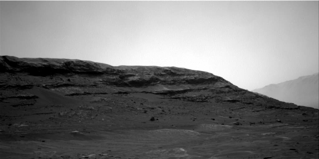 Mars image captured by NAV_RIGHT_B on Curiosity