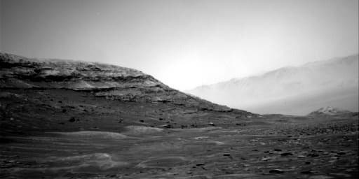 Mars image captured by NAV_RIGHT_B on Curiosity