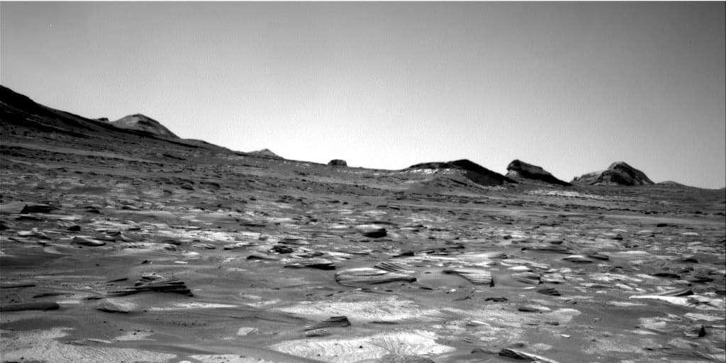Mars image captured by NAV_RIGHT_B on Curiosity