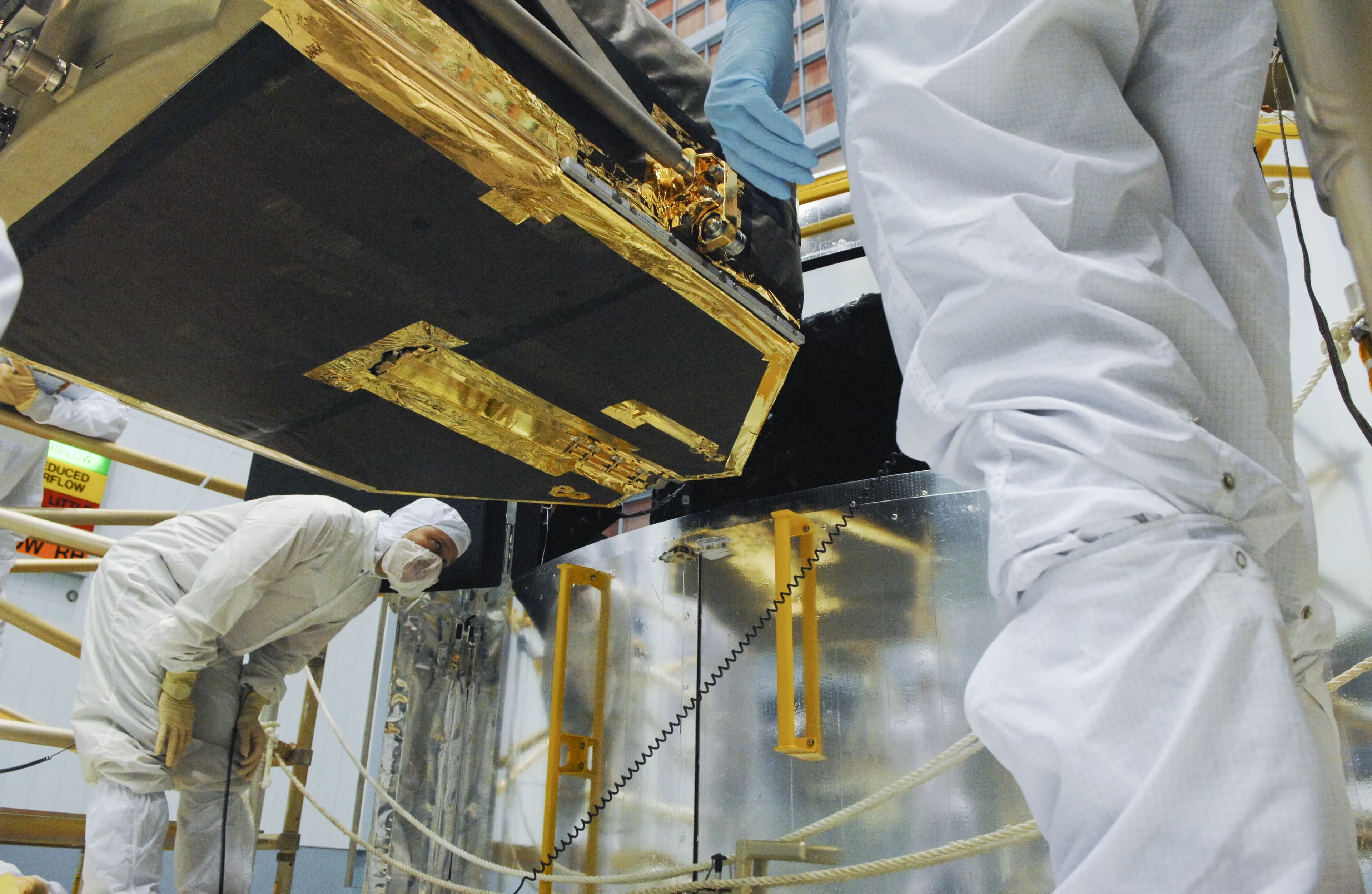 NASA – Astronauts Visit NASA Goddard for Training to Service Hubble