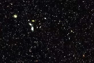 NASA – Hubble Goes ‘Deep’ to Sample Young Galaxies